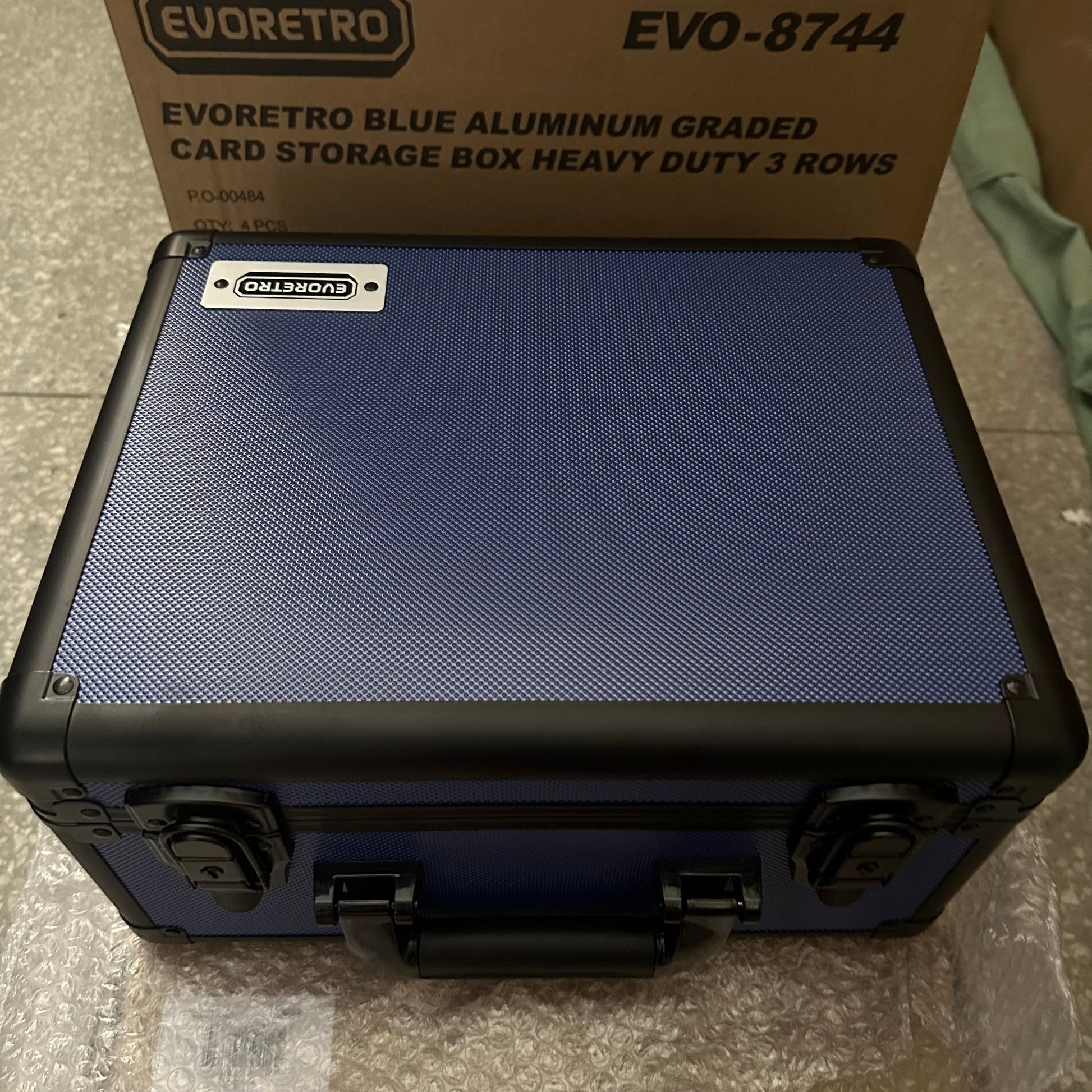 EVORETRO Graded Case with Key System EVORETRO Canada Card Protectors  Squirtle Squad Card Shop.