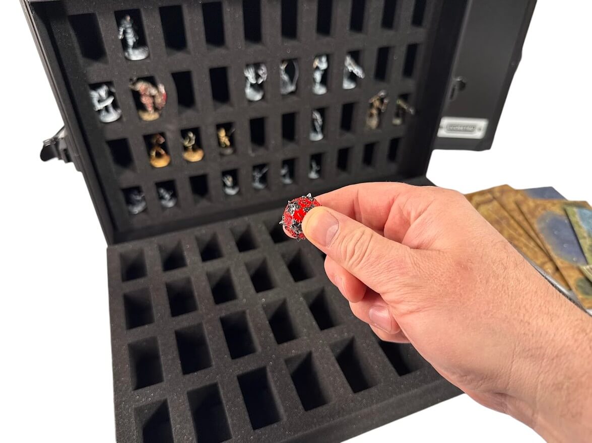 80-Slot EVORETRO Miniature Storage Case with Customizable Foam EVORETRO Canada Figurine Protectors  Squirtle Squad Card Shop.