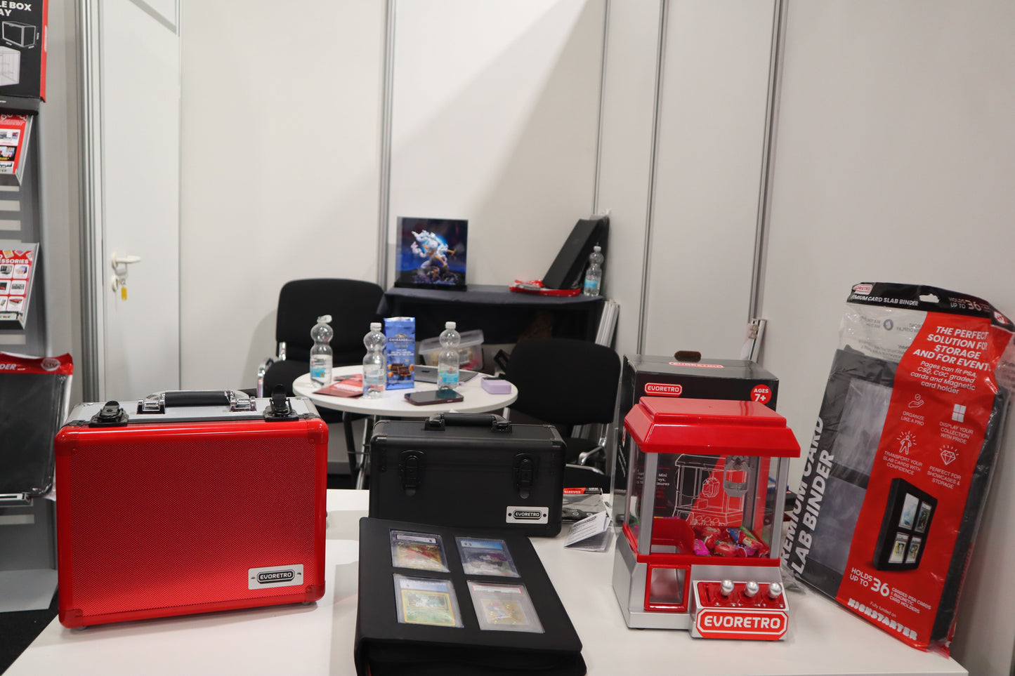 EVORETRO Graded Case with Key System EVORETRO Canada Card Protectors  Squirtle Squad Card Shop.